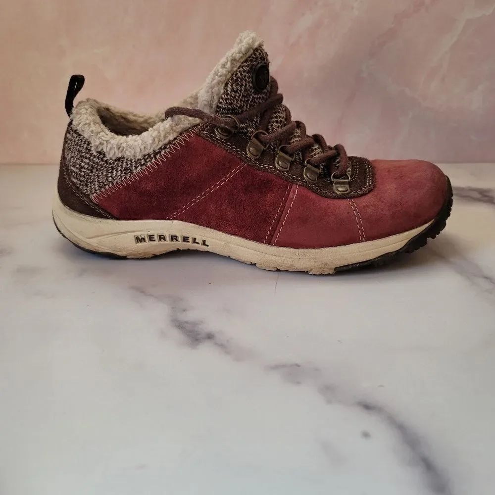 Merrell kids youth size 6 burgundy sporty athletic faux fur low top winter shoe